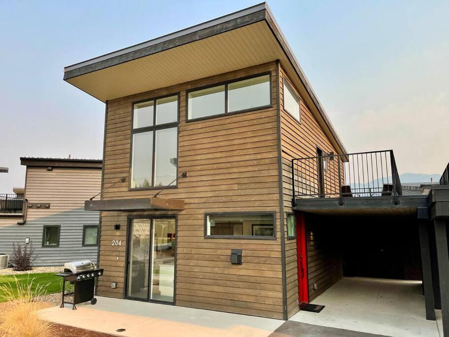 Brand New Upscale Home- Best Location! 怀特菲什 外观 照片
